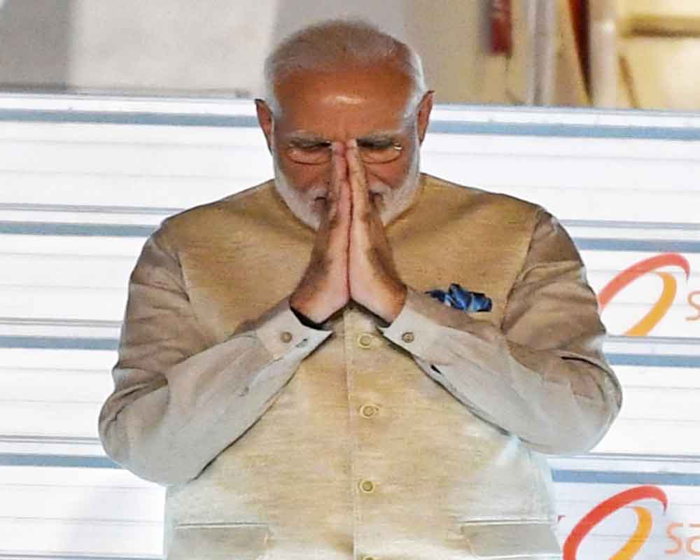 PM Modi shows he practises what he preaches on cleanliness