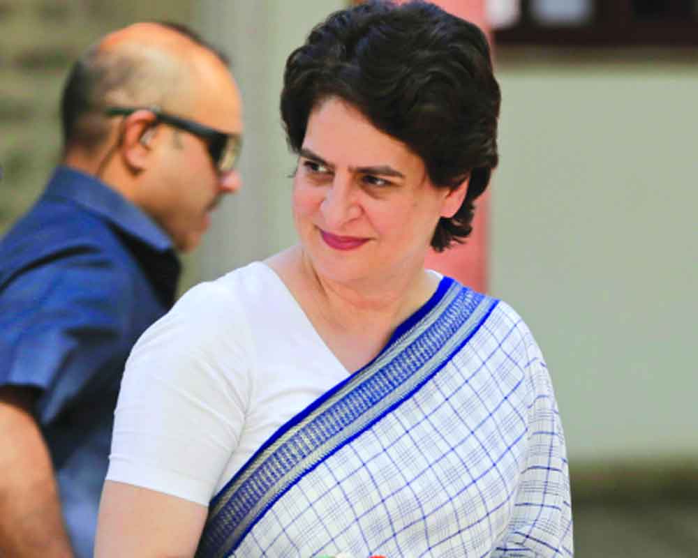 Priyanka Gandhi holds road show, raises issue of agrarian distress - Daily  Excelsior