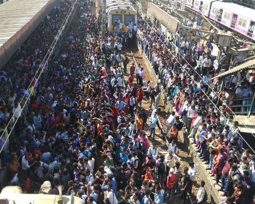 Pulwama attack: Protesters block rail tracks at Nalasopara