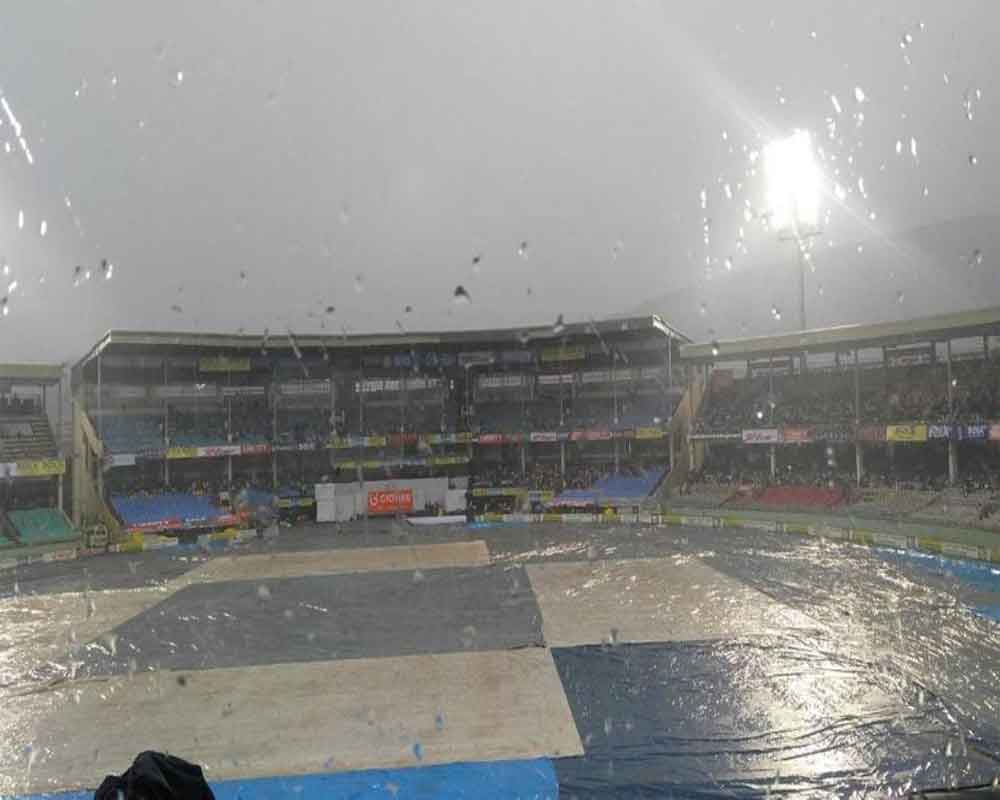 Rain stops play during India's opening Test against SA