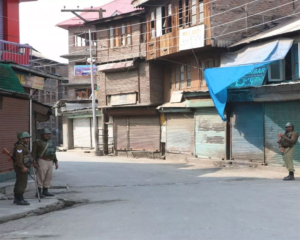Separatist shutdown paralyses life in Kashmir Valley