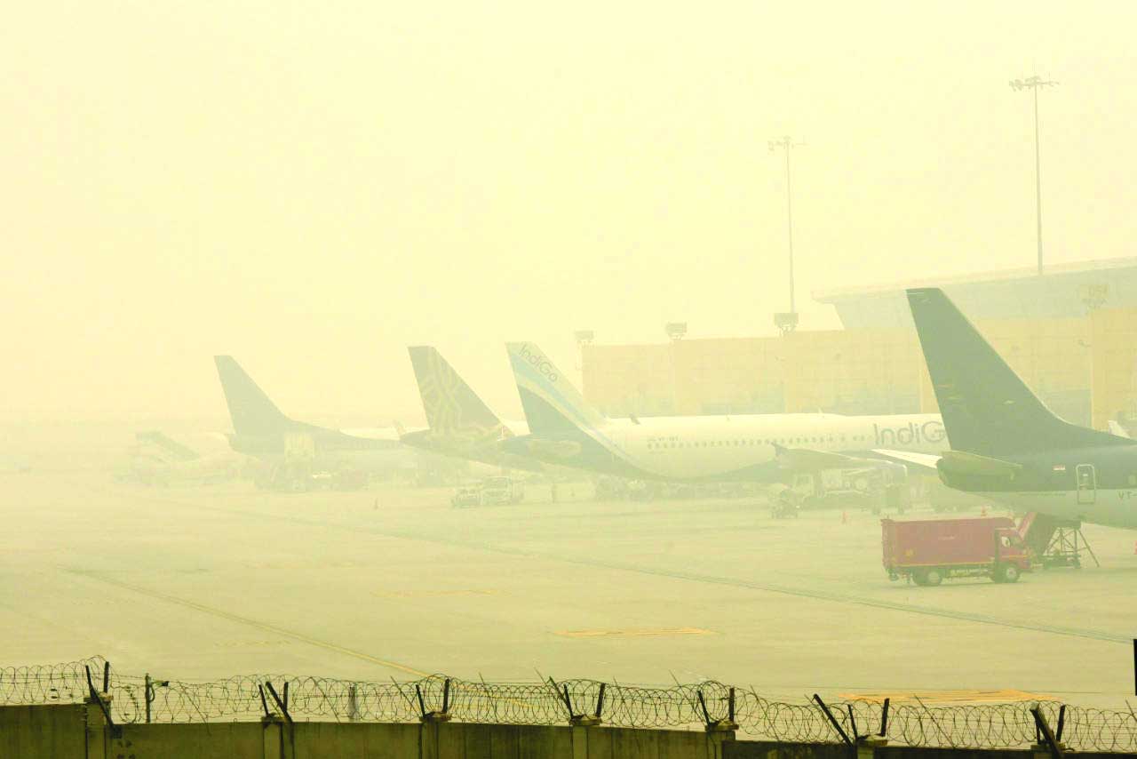 Smog hits air traffic,32 flights diverted