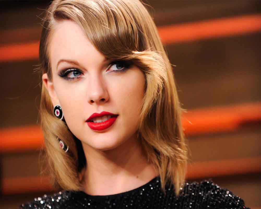 Taylor Swift shuts down question about turning 30