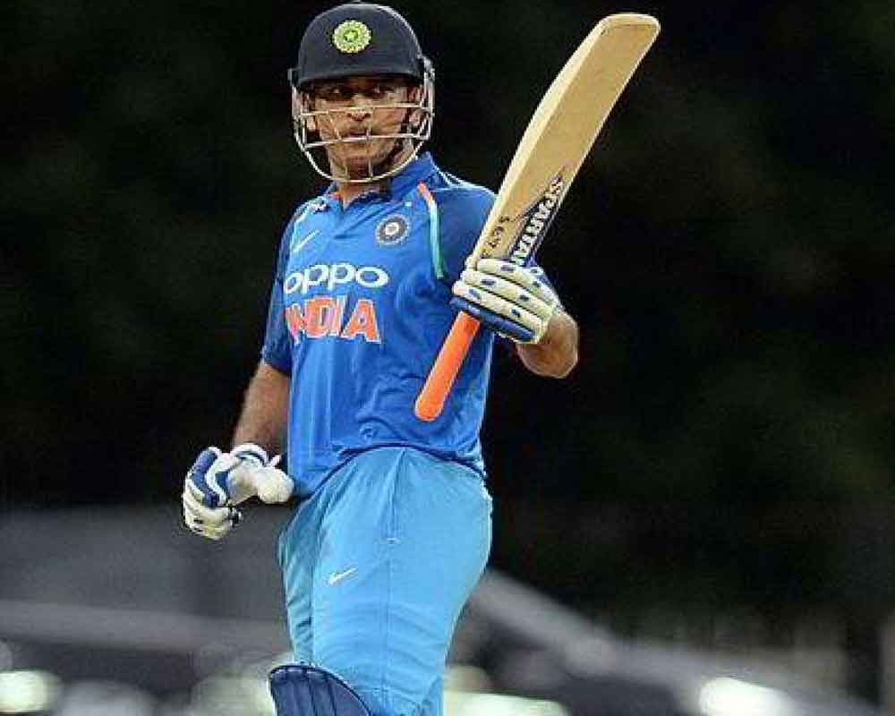 Tendulkar expects Dhoni to control the game from one end now