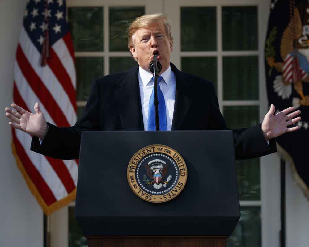 Trump declares national emergency to build border wall