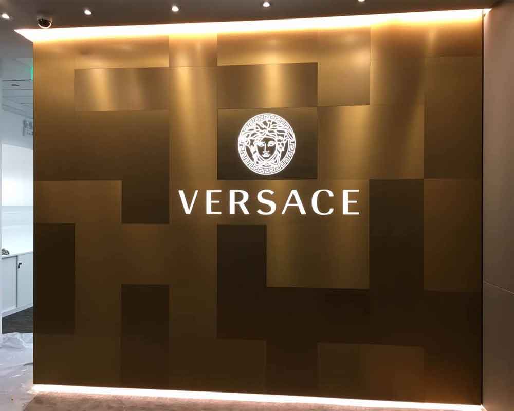 Versace apologies in flap over T-shirts sold in China