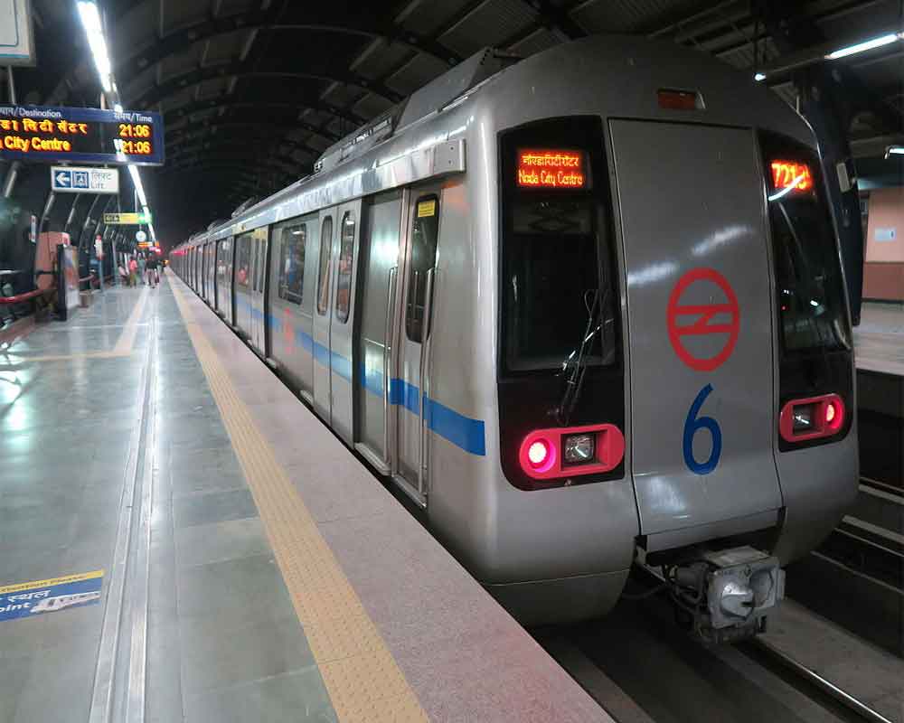 Woman commits suicide at Noida metro station