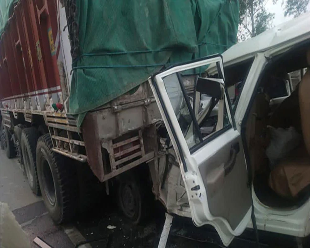 14 people, including 6 children, dead as car collides with truck in UP's Pratapgarh district