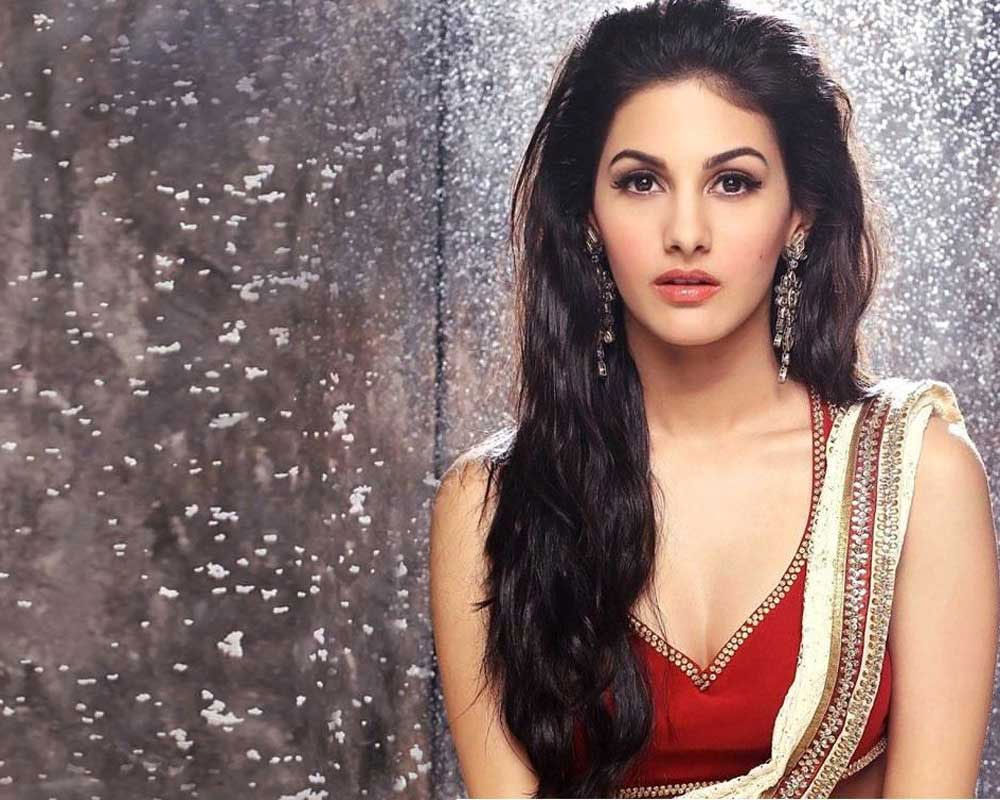 Good scripts hard to come by in Bollywood Amyra Dastur  People News  Zee  News
