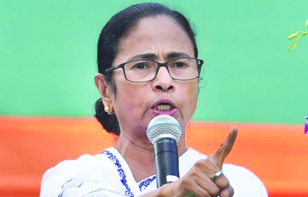 Centre killing federalism, cries Didi as 3 IPS officers shunted