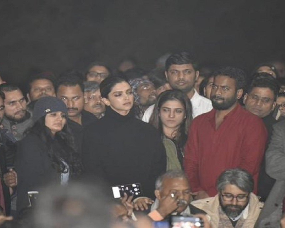 Deepika earns praise from all quarters for 'quiet grace' on JNU stand, also faces boycott