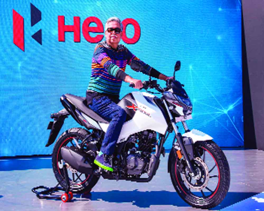 Hero MotoCorp unveils new products, announces Rs 10,000 crore investments