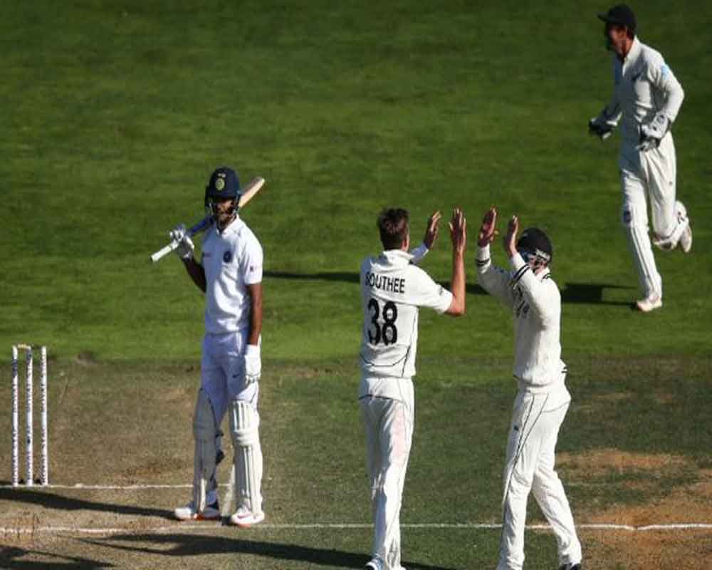 India lose opening Test by 10 wickets, New Zealand go 1-0 ahead