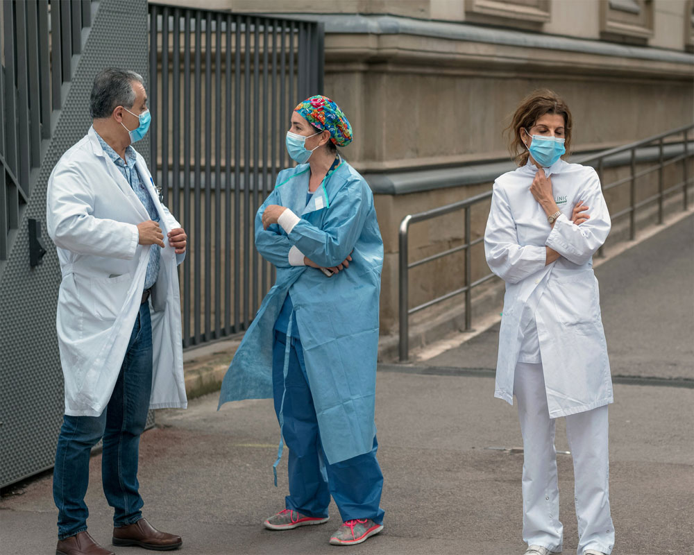 Italy reaches 100,000 daily coronavirus tests