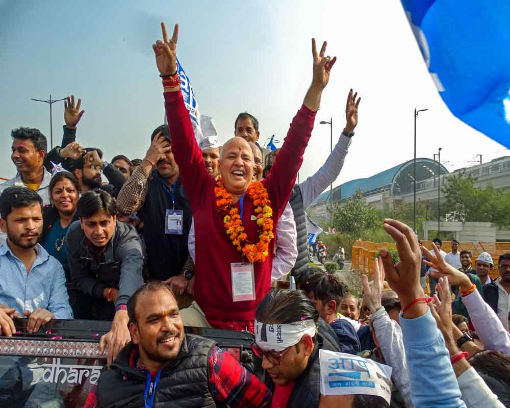 Manish Sisodia wins from Patparganj after initial hiccups