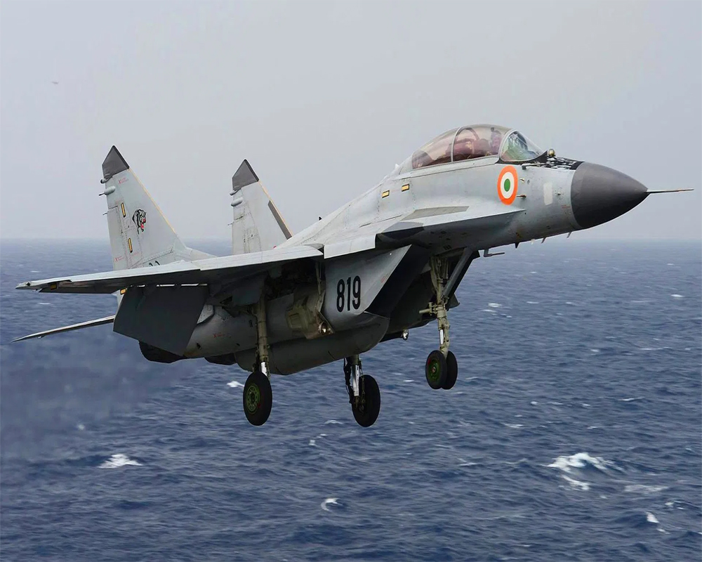 MiG 29K jet crashes into sea; one pilot rescued, search on for another