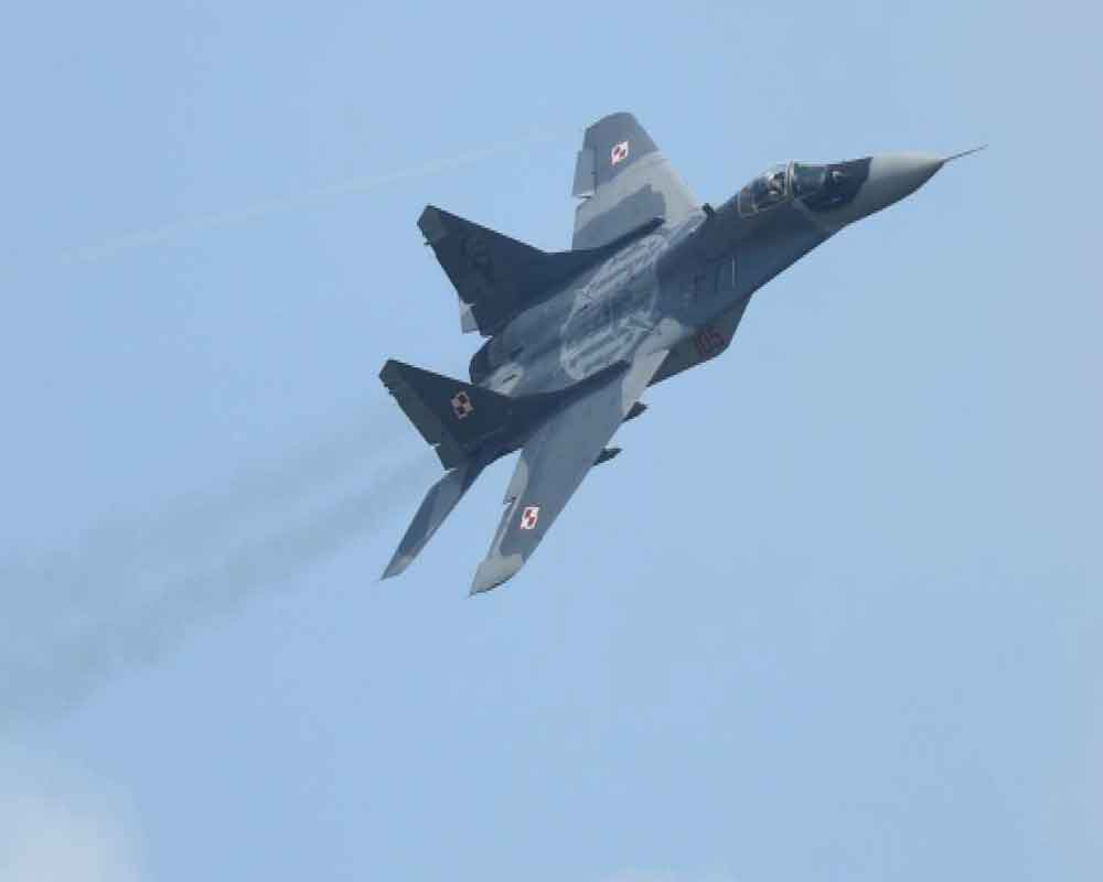 Navy''s MiG-29K jet crashes off Goa coast, pilot ejects safely