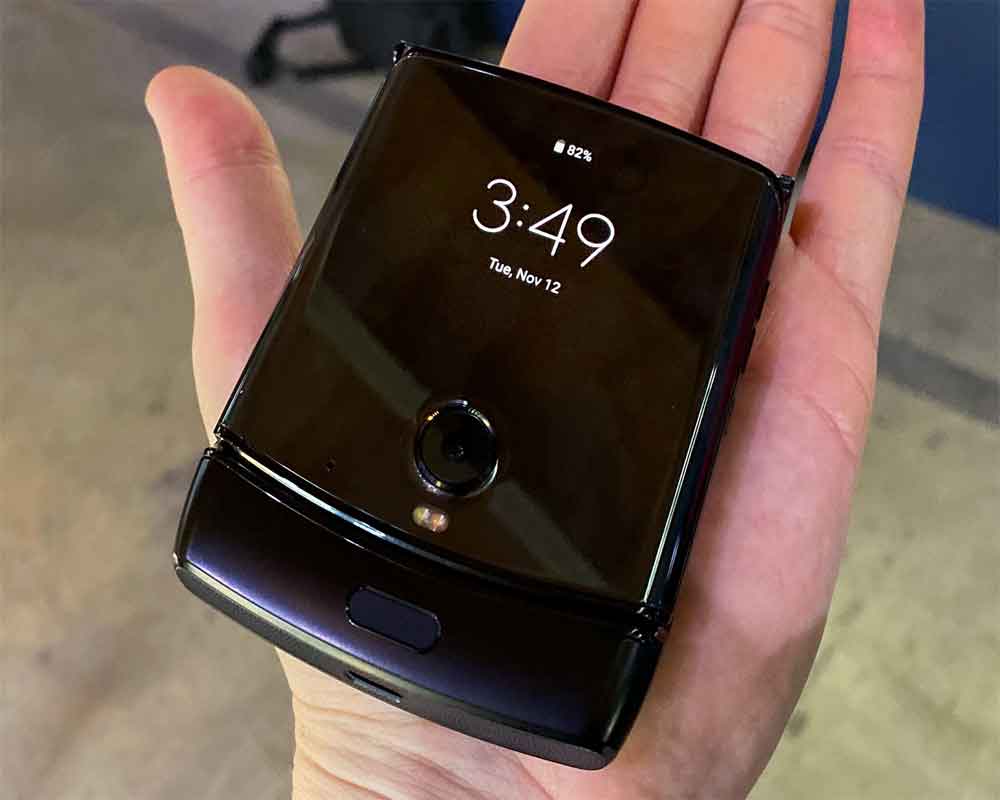 Now pre-book Motorola razr foldable phone for Rs 1.25 lakh