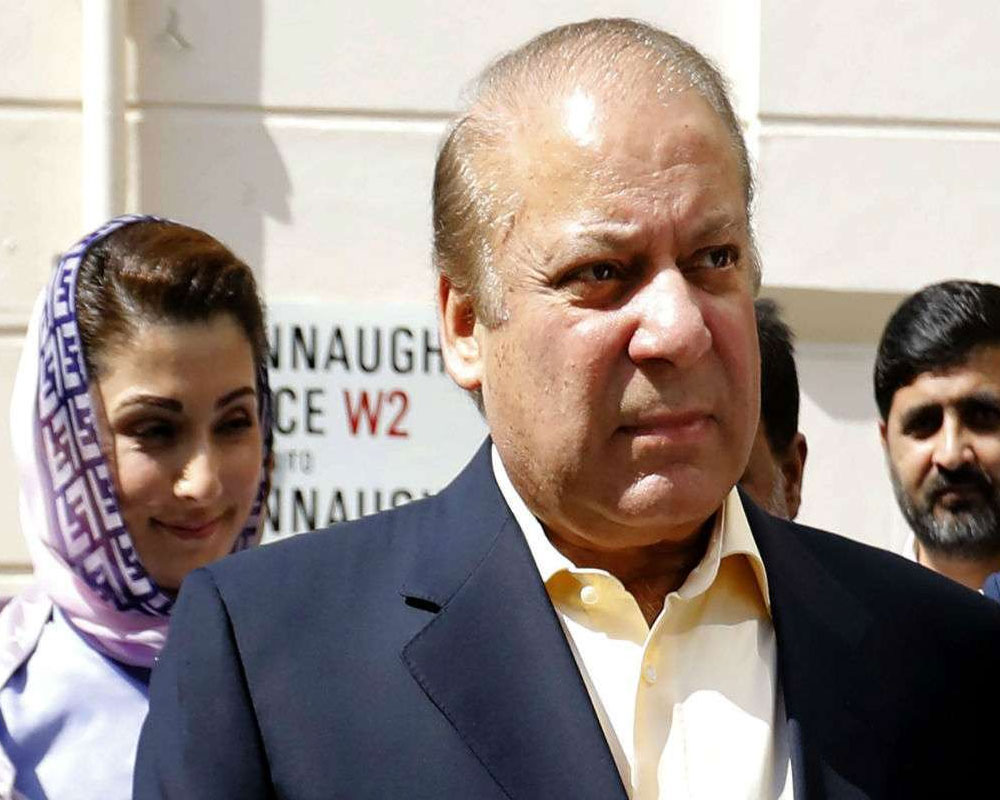 Pak govt sends arrest warrants for Nawaz Sharif