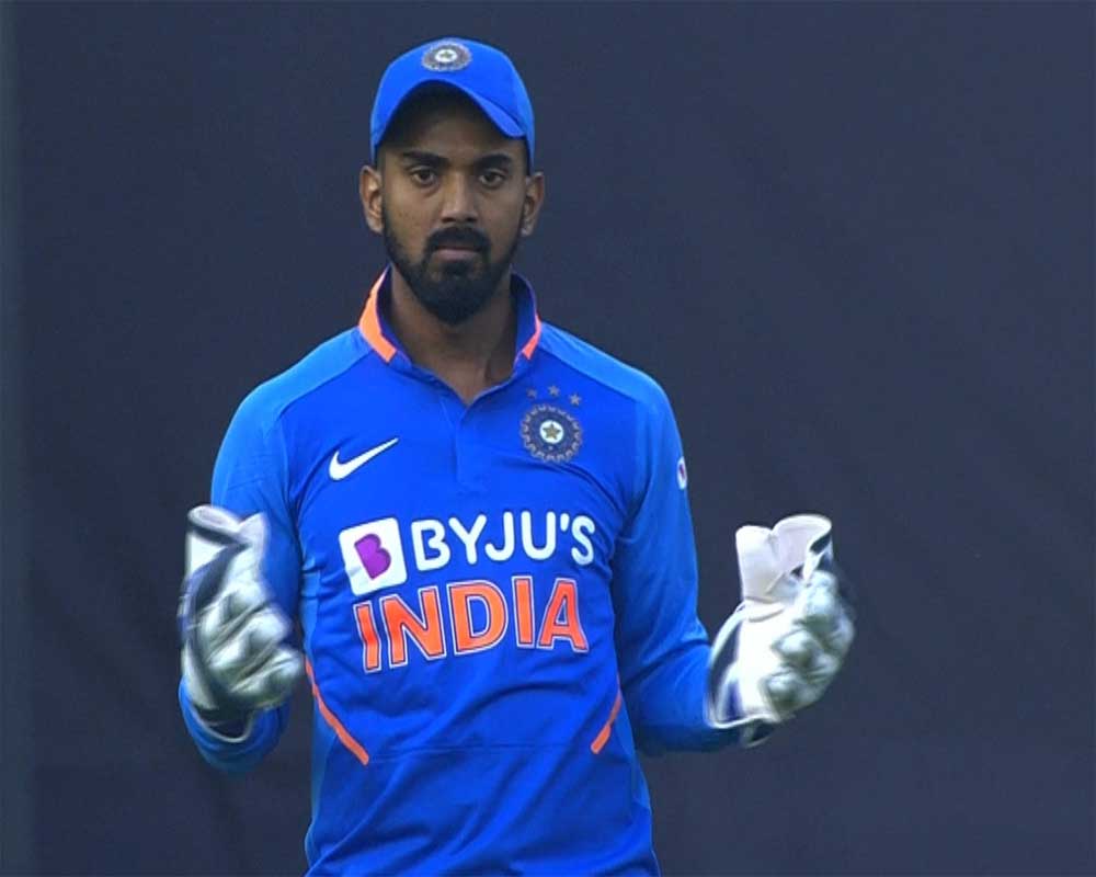 Pant suffers concussion, Rahul keeps wicket in his place during 1st ODI against Australia