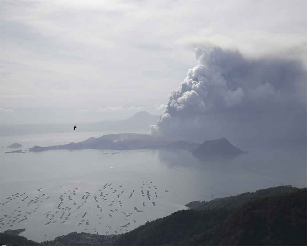 Philippines says danger high despite volcano 'lull'
