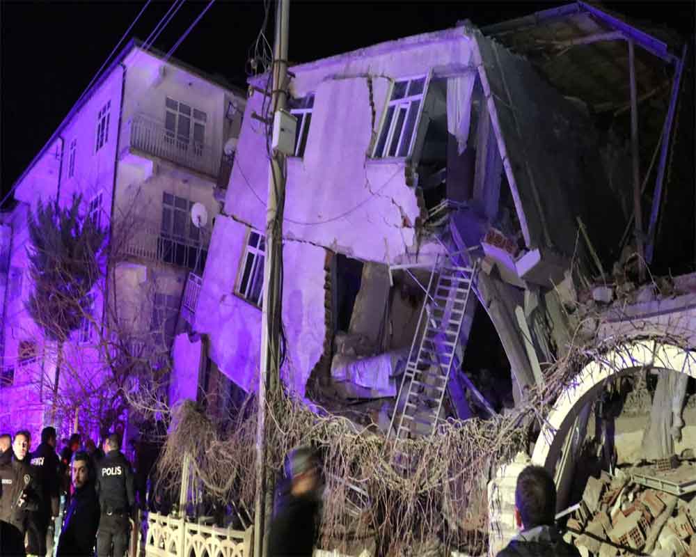Powerful quake kills 20 people in eastern Turkey