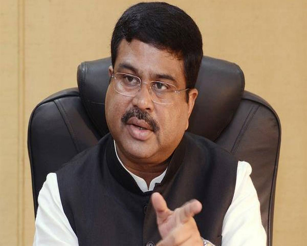Pradhan calls  for switching to 100% clean fuels