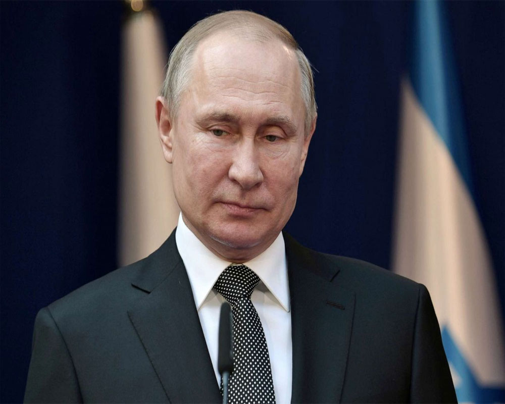 Putin postpones World War II victory parade due to virus