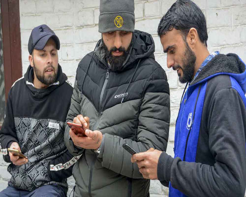 R Day celebrations: Mobile phone services snapped in Kashmir