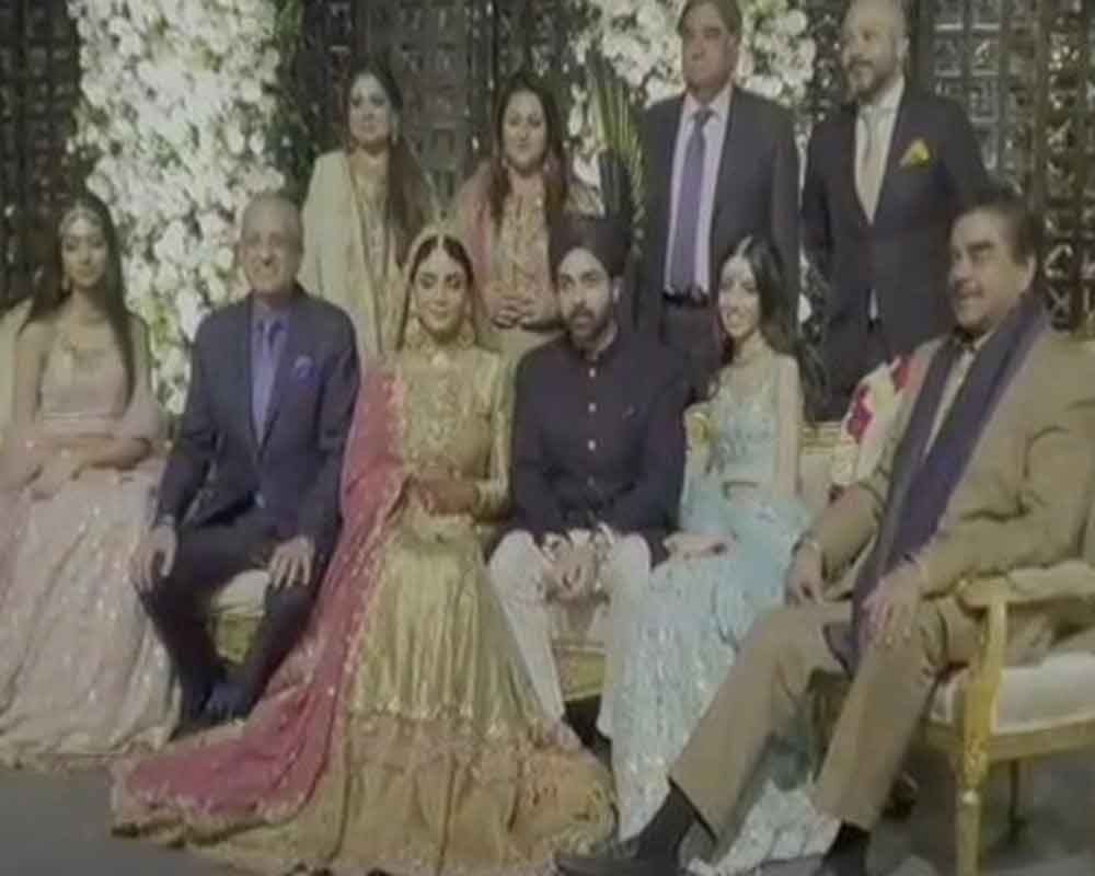 Shatrughan Sinha attends Pak wedding, draws social media ire