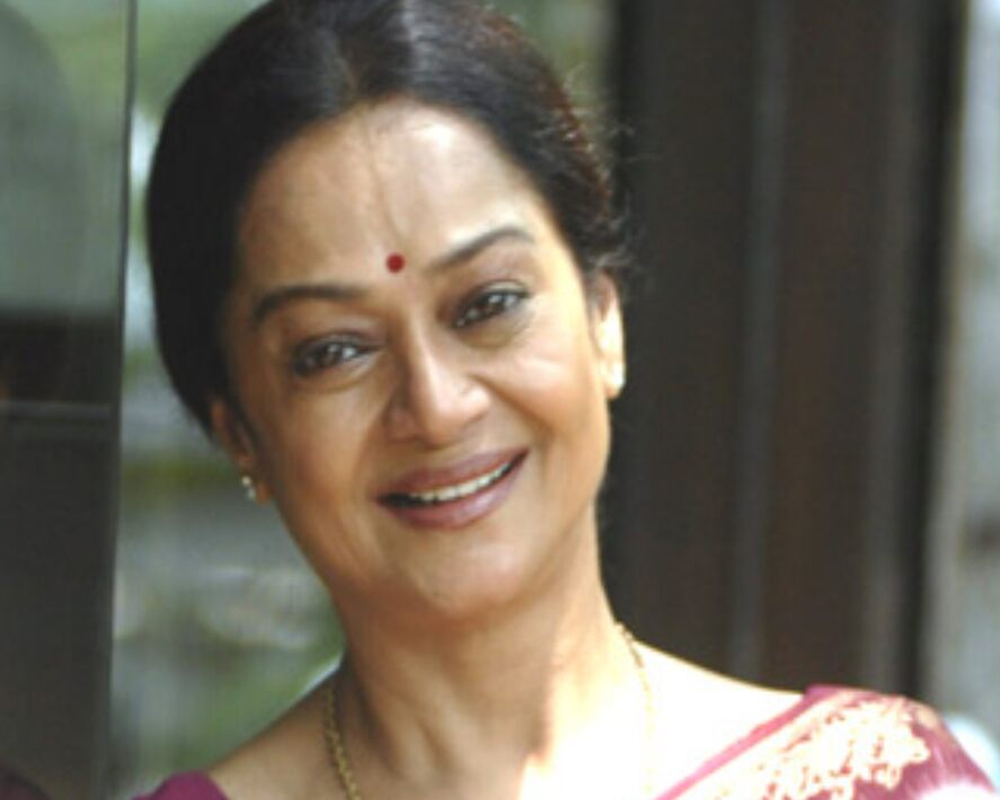 Zarina Wahab discharged from hospital after testing positive for COVID-19