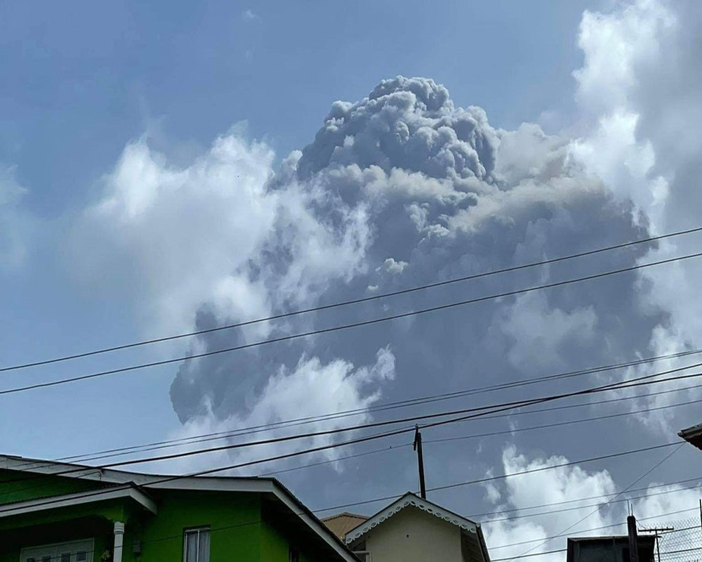 'Huge' explosion rocks St. Vincent as volcano keeps erupting