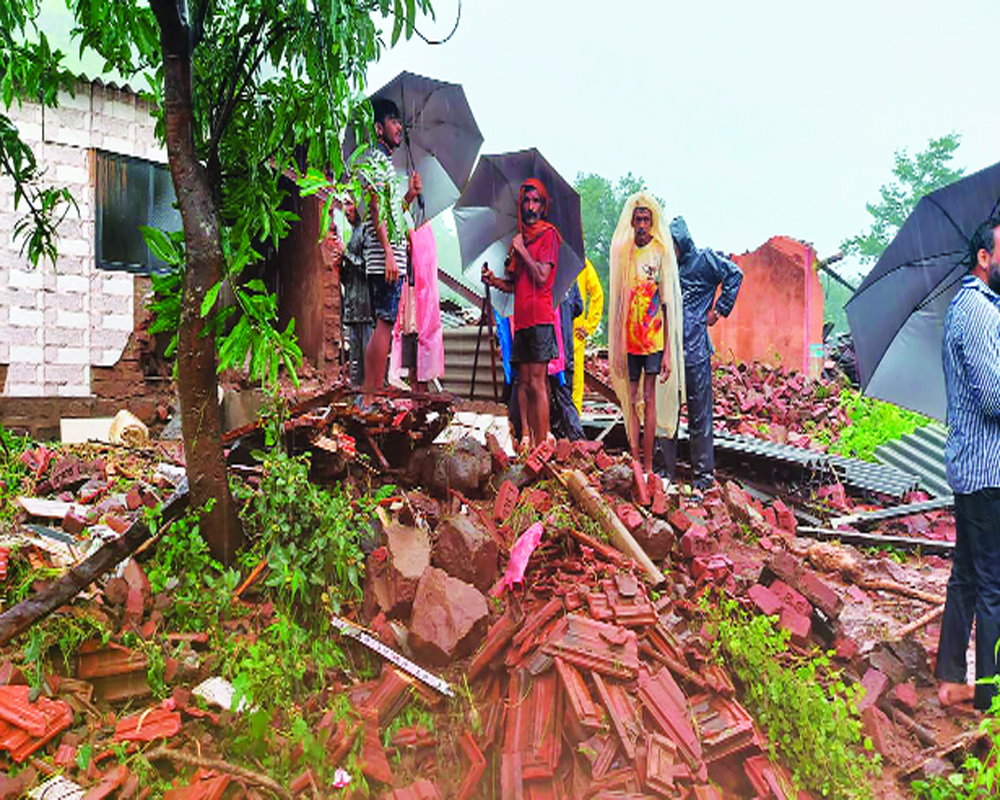 100 killed in Maha heaviest ever rain in four decades