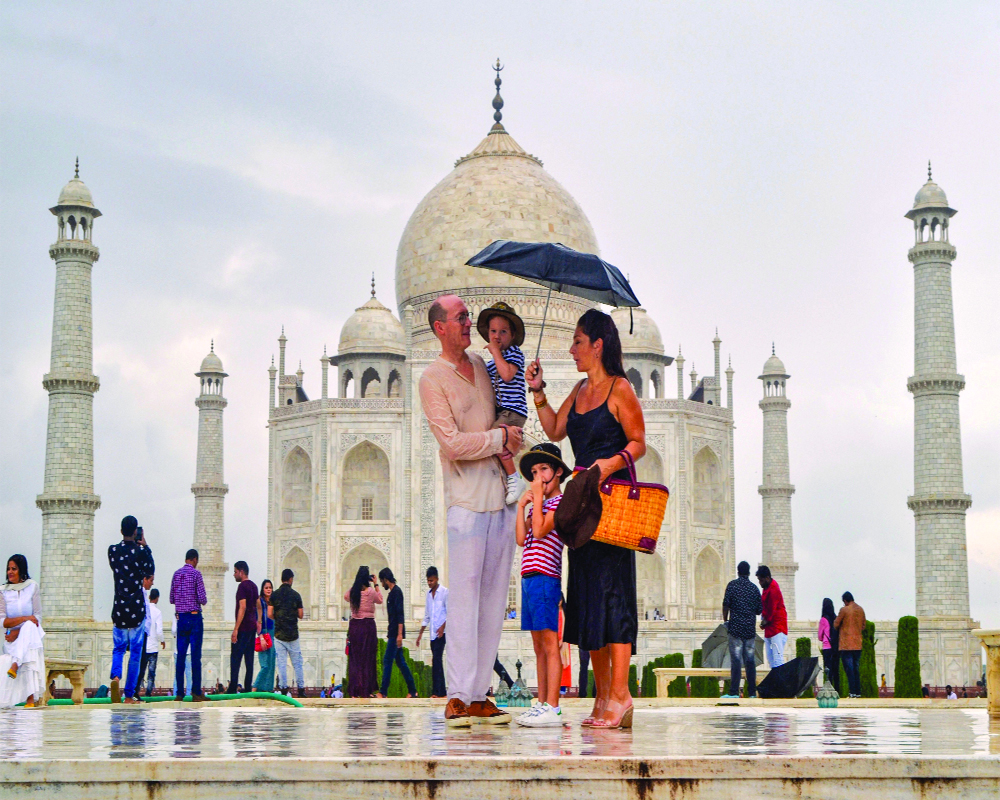 Aao hamare desh, India to tell tourists