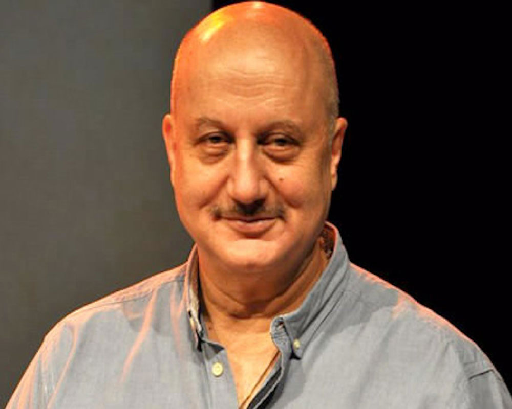 Anupam Kher gets nostalgic ahead of completing 37 years in Bollywood