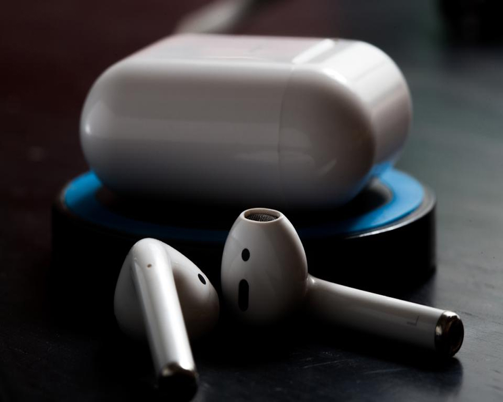 Apple patents iPhone cases that can charge AirPods
