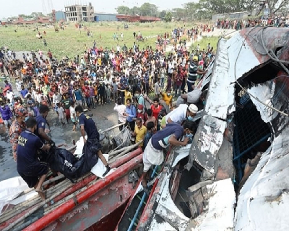 Death toll from Bangladesh ferry capsize rises to 34