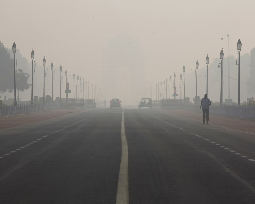 Delhi air in 'very poor' category; minimum temperature 10.2 deg C