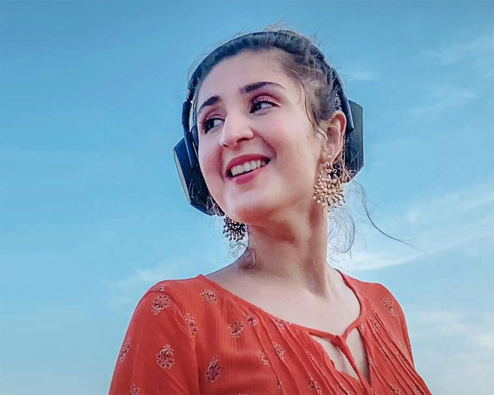 Dhvani Bhanushali nostalgic as 'Vaaste' turns two