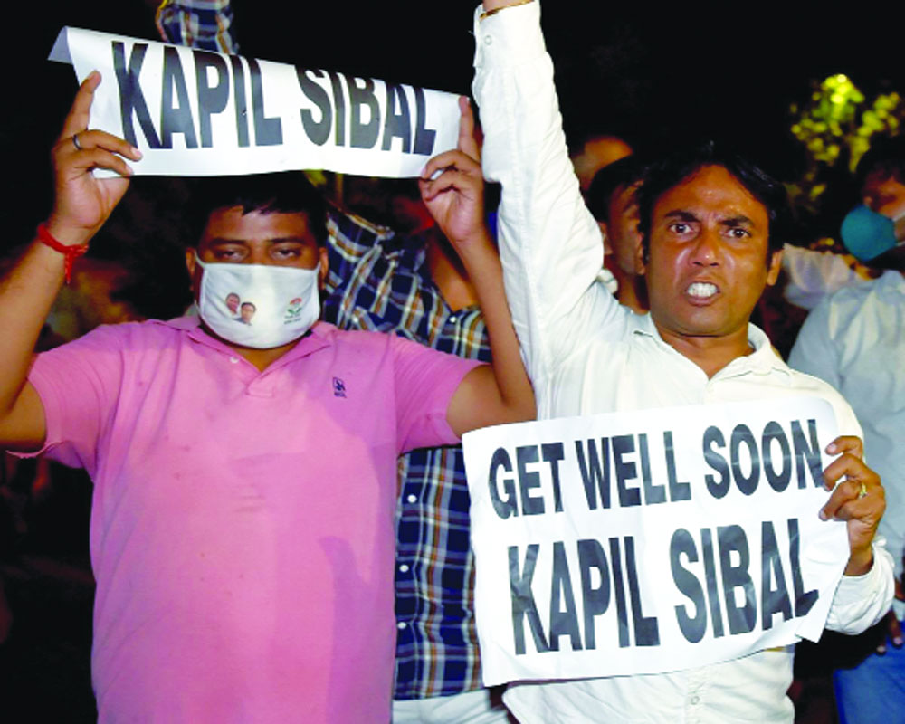 G23 stands by Sibal after his house attacked