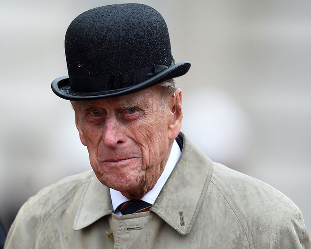 Gun salutes honour Prince Philip as UK enters eight-day mourning