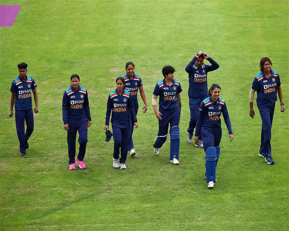 India avoid clean sweep, beat Australia by 2 wickets in women's 3rd ODI