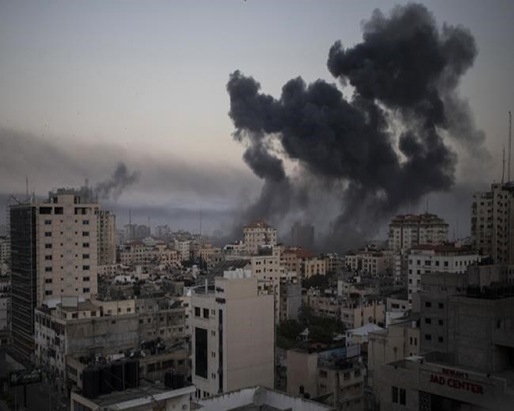 Israel steps up Gaza offensive, kills senior Hamas figures