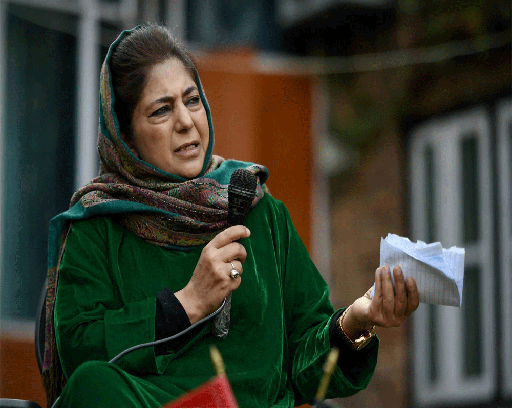 J-K admin's order to hoist tricolour on govt buildings reflects insecurity: Mehbooba