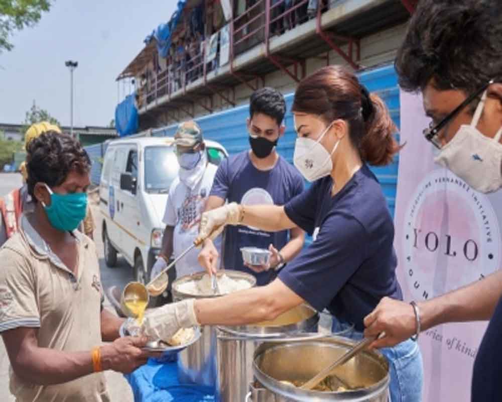 Jacqueline Fernandez helps feed people, interacts with Covid warriors