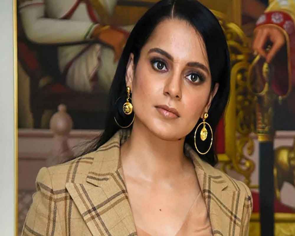 Kangana gives 'warning' to those crying about India to 'foreign daddies'