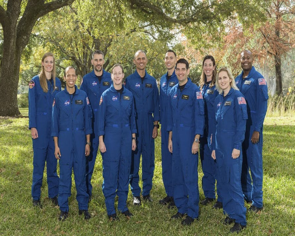 NASA's 10 new astronauts: pilots, doctor, physicist, cyclist
