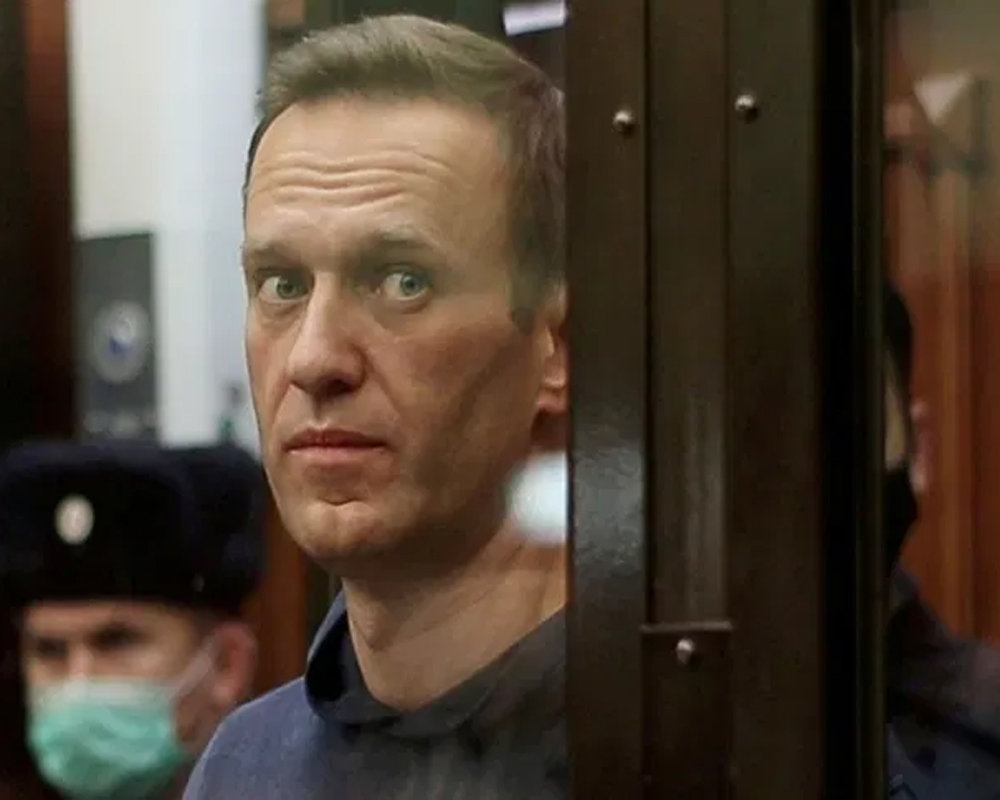 Navalny''s doctor: Putin critic ''could die at any moment''
