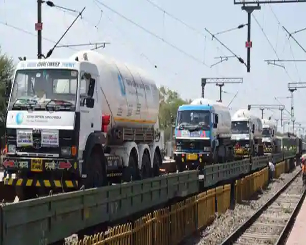 Oxygen Express with 70 tonnes of oxygen reaches Delhi