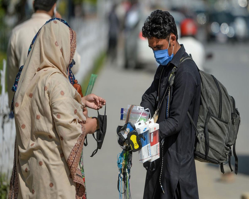 Pakistan reports highest single-day coronavirus spike in 2021 with over 6,000 cases